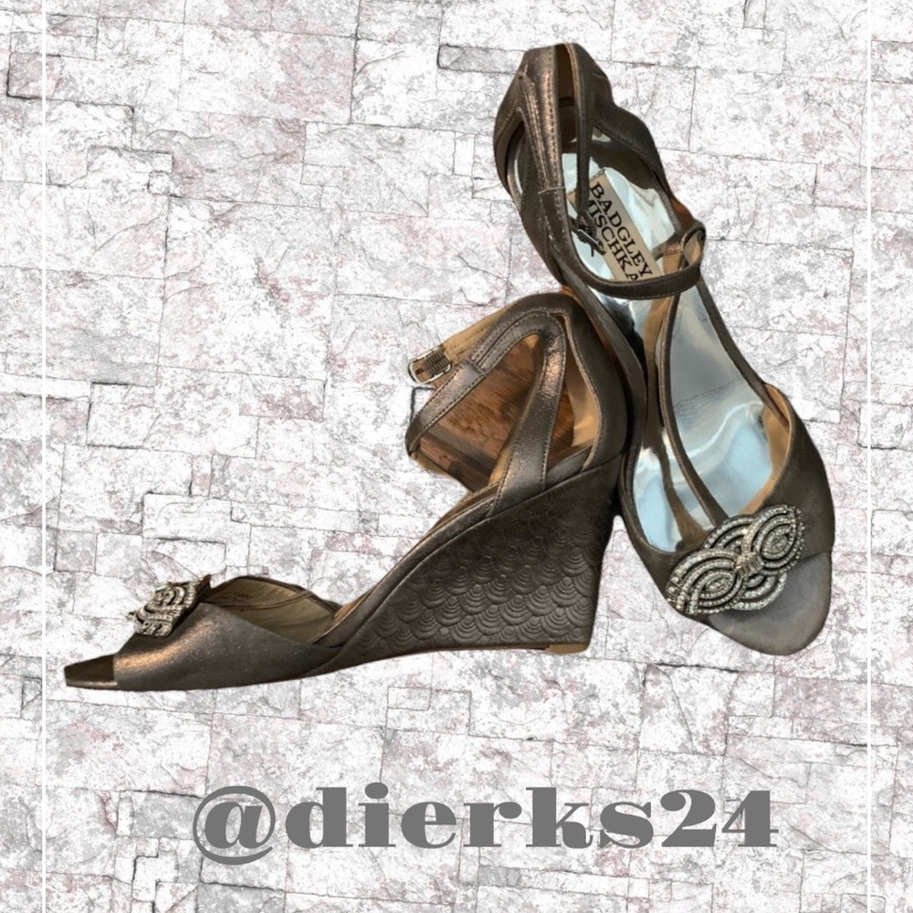 Badgley Mischka Wedding Prom Wedges Size 7 EUC